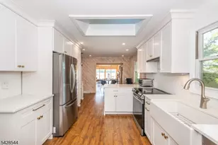 5 Coulter Pl, Hopatcong, NJ 07821 - Photo 9