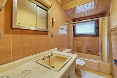 16 N Mountain Ave, Montclair, NJ 07042 - Photo 33