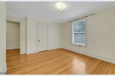 16 N Mountain Ave, Montclair, NJ 07042 - Photo 23