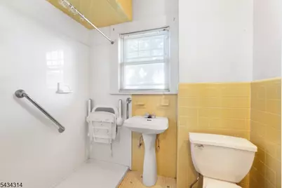 357 Greylock Pkwy, Belleville, NJ 07109 - Photo 15