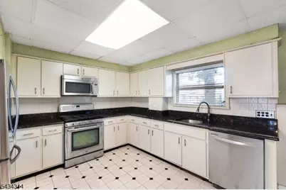 357 Greylock Pkwy, Belleville, NJ 07109 - Photo 7