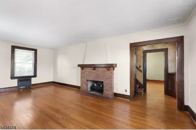 357 Greylock Pkwy, Belleville, NJ 07109 - Photo 3