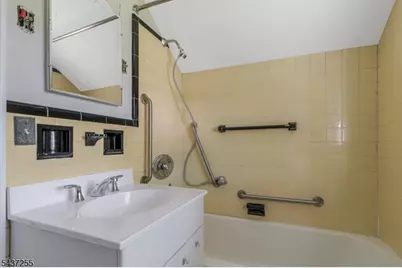 28 E Young St, Somerville, NJ 08876 - Photo 19