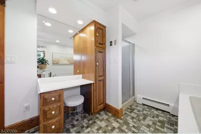 374 Diamond Bridge Ave, Hawthorne, NJ 07506 - Photo 21