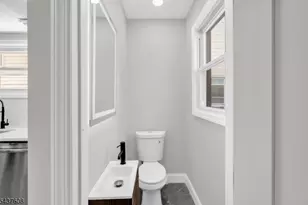 956 Adams Ave, Elizabeth, NJ 07201 - Photo 9