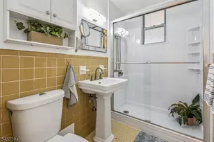 530 Valley Road C00, Montclair, NJ 07043 - Photo 9