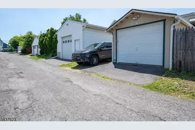 21 Henderson St, Phillipsburg, NJ 08865 - Photo 17