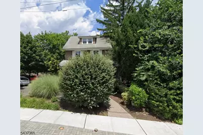 9 Laurel Pl, Montclair, NJ 07043 - Photo 1