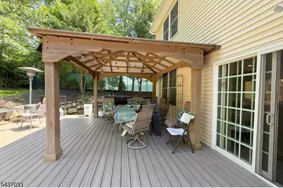18 Dehart Ct, Wayne, NJ 07470 - Photo 41
