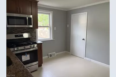 65 W Stearns St #2, Rahway, NJ 07065 - Photo 7