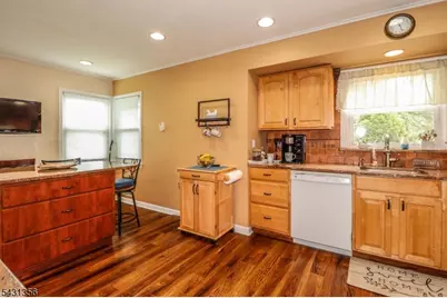 94 Hayes Ave, Clark Township, NJ 07066 - Photo 29