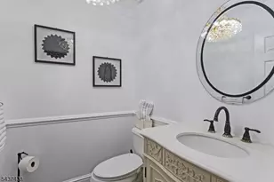 22 Averell Dr, Parsippany, NJ 07950 - Photo 21