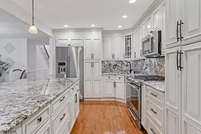 22 Averell Dr, Parsippany, NJ 07950 - Photo 11