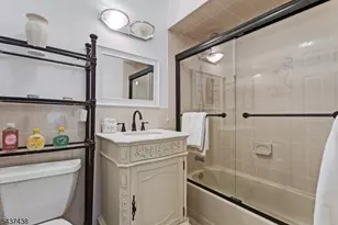 22 Averell Dr, Parsippany, NJ 07950 - Photo 27
