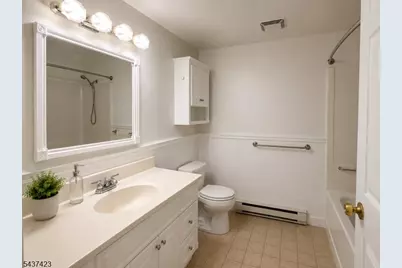 807 Eves Dr 3Q, Hillsborough Township, NJ 08844 - Photo 3