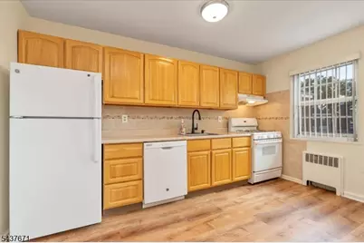 11B W Roselle Ave #B, Roselle Park, NJ 07204 - Photo 9