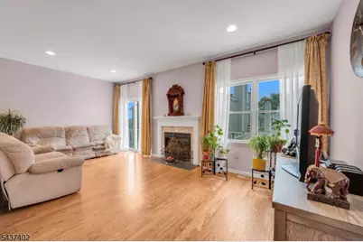 286 Summerhill Dr, Parsippany, NJ 07950 - Photo 5