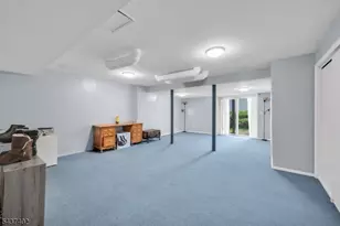 286 Summerhill Dr, Parsippany, NJ 07950 - Photo 23