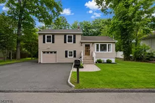 427 Shepperd Ln, Vernon, NJ 07422 - Photo 1