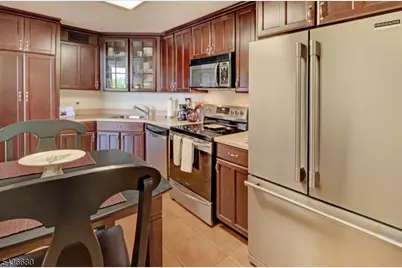 2 Claridge Dr. 5Gw, Verona, NJ 07044 - Photo 3