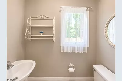 18 Mews Ln, South Orange, NJ 07079 - Photo 7