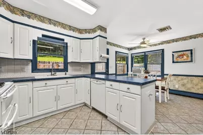 1813 Washington Valley Rd, Bridgewater, NJ 08836 - Photo 19