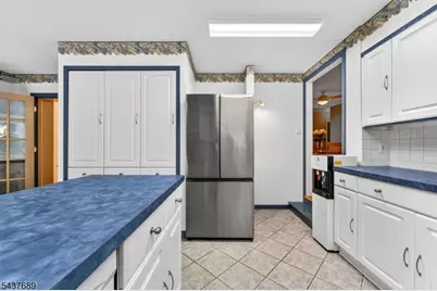 1813 Washington Valley Rd, Bridgewater, NJ 08836 - Photo 17