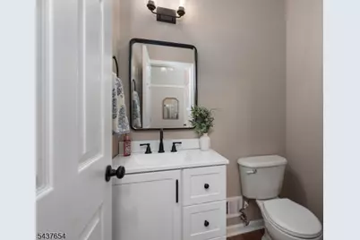 8 Scarlet Oak Dr, Montgomery Township, NJ 08540 - Photo 5