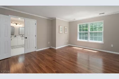 8 Scarlet Oak Dr, Montgomery Township, NJ 08540 - Photo 7