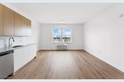 431 Dr Mlk Jr Blvd #515, East Orange, NJ 07018 - Photo 3