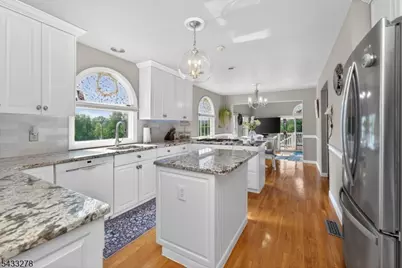 103 Oak Crest Dr, Branchburg Township, NJ 08853 - Photo 17