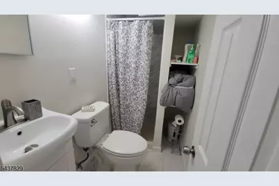 38 Taylor St, Newark, NJ 07104 - Photo 23