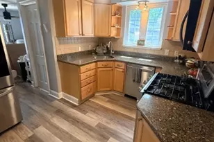 242 Bradford Rd, Hillside, NJ 07205 - Photo 9