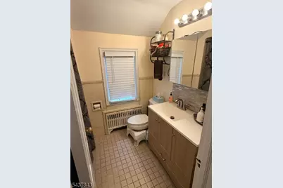 242 Bradford Rd, Hillside, NJ 07205 - Photo 5