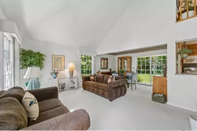 8 Gelsey Ln, Bernards Township, NJ 07920 - Photo 3
