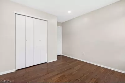 5 Krueger Ct, Newark, NJ 07103 - Photo 19