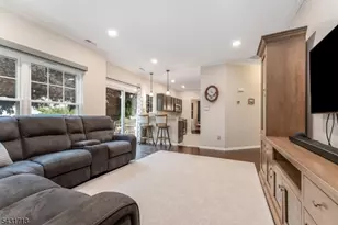 25 Village Square Dr, Union Township, NJ 08802 - Photo 11