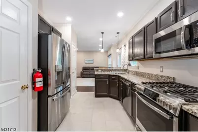 25 Village Square Dr, Union Township, NJ 08802 - Photo 15