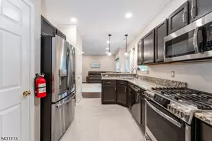 25 Village Square Dr, Union Township, NJ 08802 - Photo 15