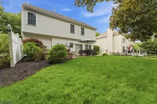25 Village Square Dr, Union Township, NJ 08802 - Photo 29