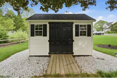 25 Village Square Dr, Union Township, NJ 08802 - Photo 27