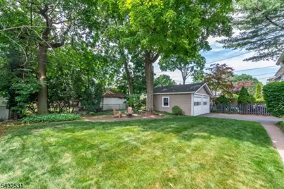 33 Prescott Ave, Montclair, NJ 07042 - Photo 23
