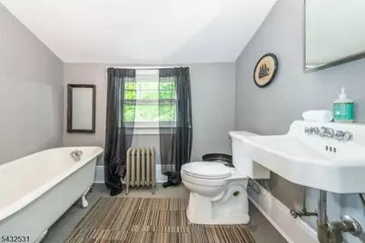 33 Prescott Ave, Montclair, NJ 07042 - Photo 19