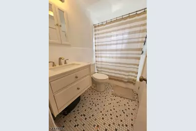 15 Dell Glen Ave, Lodi, NJ 07644 - Photo 9