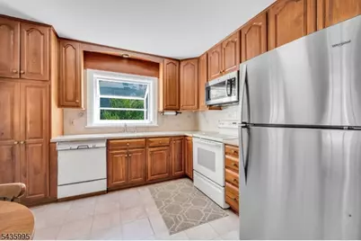36 Cloverhill Dr, Califon, NJ 07830 - Photo 15