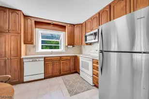 36 Cloverhill Dr, Califon, NJ 07830 - Photo 15