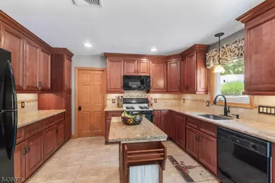 36 Underwood Rd, Montville Township, NJ 07045 - Photo 9