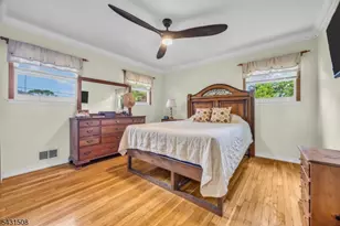 1038 Centre St, Raritan, NJ 08869 - Photo 15