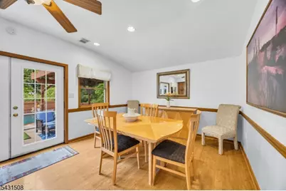 1038 Centre St, Raritan, NJ 08869 - Photo 11