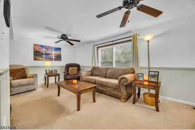 1038 Centre St, Raritan, NJ 08869 - Photo 5